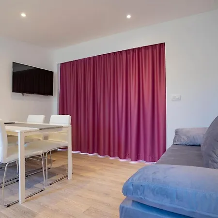 Gorgeous In * سفيتي فيليب ياكوف